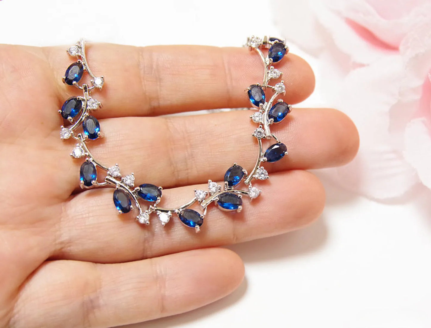 Elegant Gem Necklace | Together against Diabetes