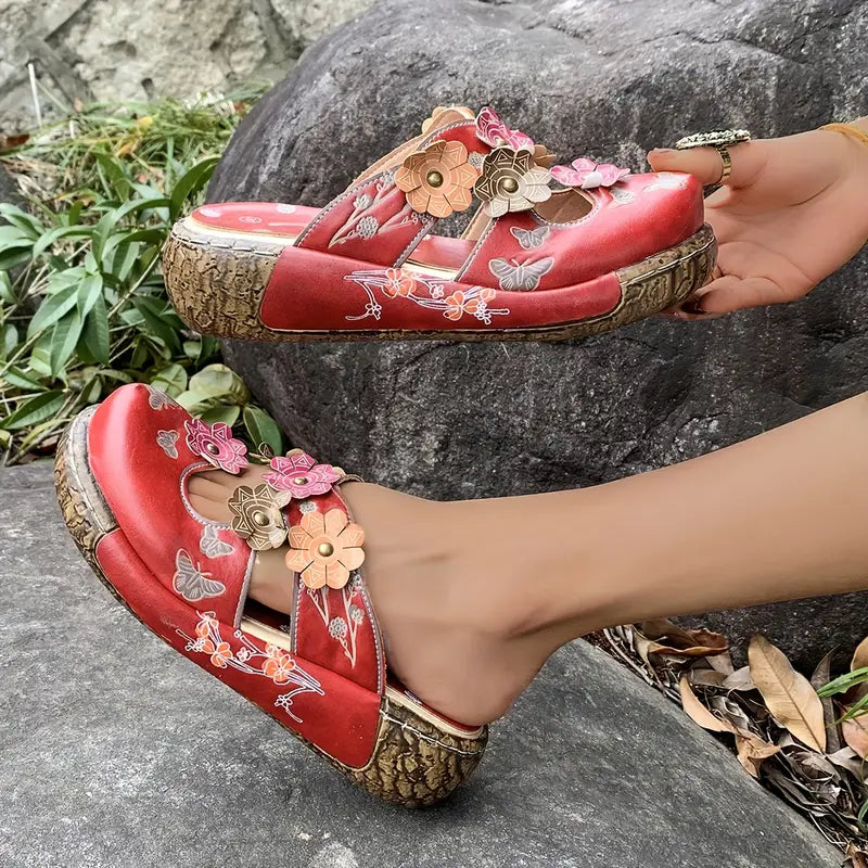 Noelle™ – Red leather sandals with retro floral pattern
