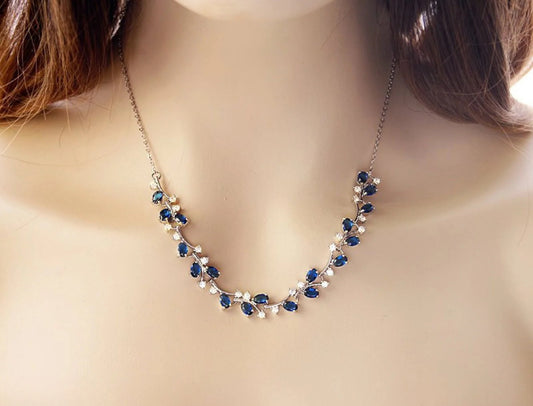 Elegant Gem Necklace | Together against Diabetes