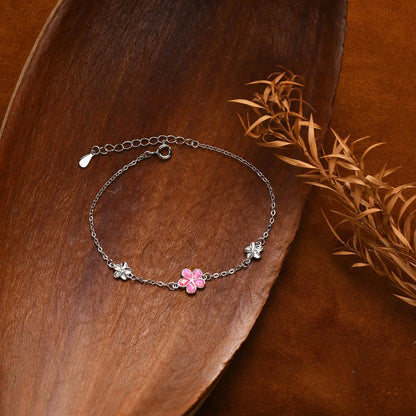 Delicate Flower Bracelet | Together against Diabetes
