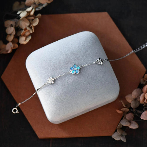 Delicate Flower Bracelet | Together against Diabetes