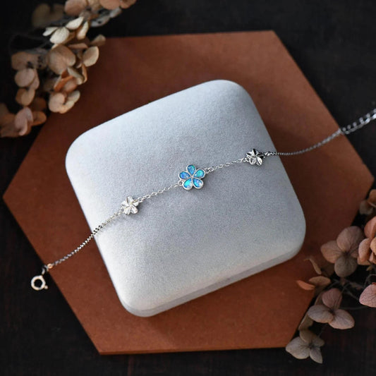 Delicate Flower Bracelet | Together against Diabetes