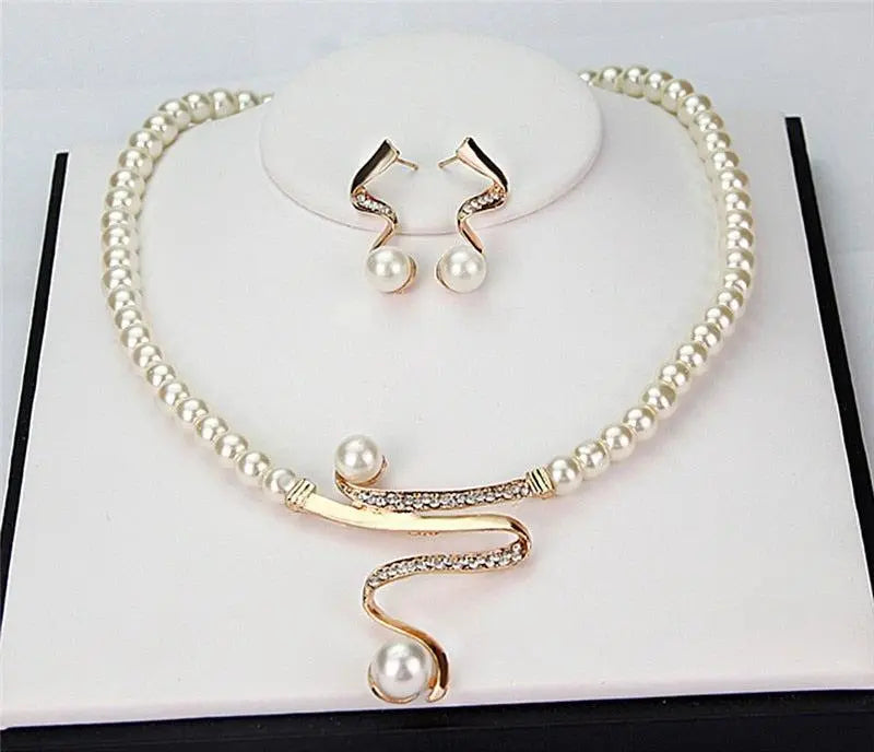 Liliane™ - Natural Pearl Necklace Set