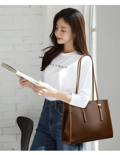 Liva™ - Spacious Leather-Look Bag