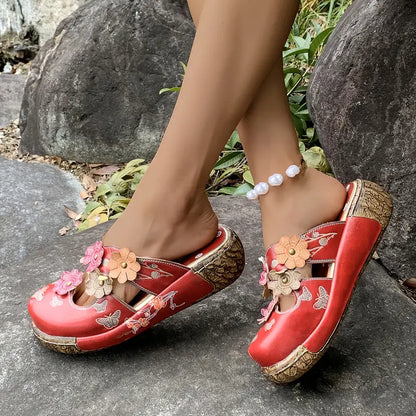 Noelle™ – Red leather sandals with retro floral pattern