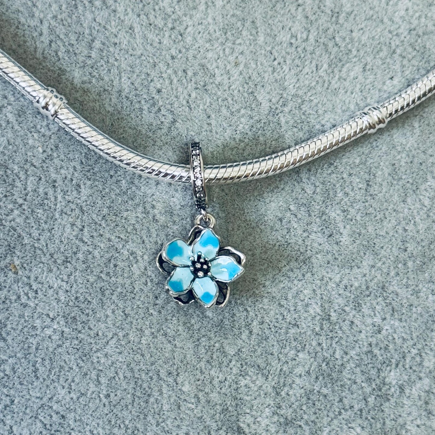Flower Charm Bracelet | Together against Diabetes