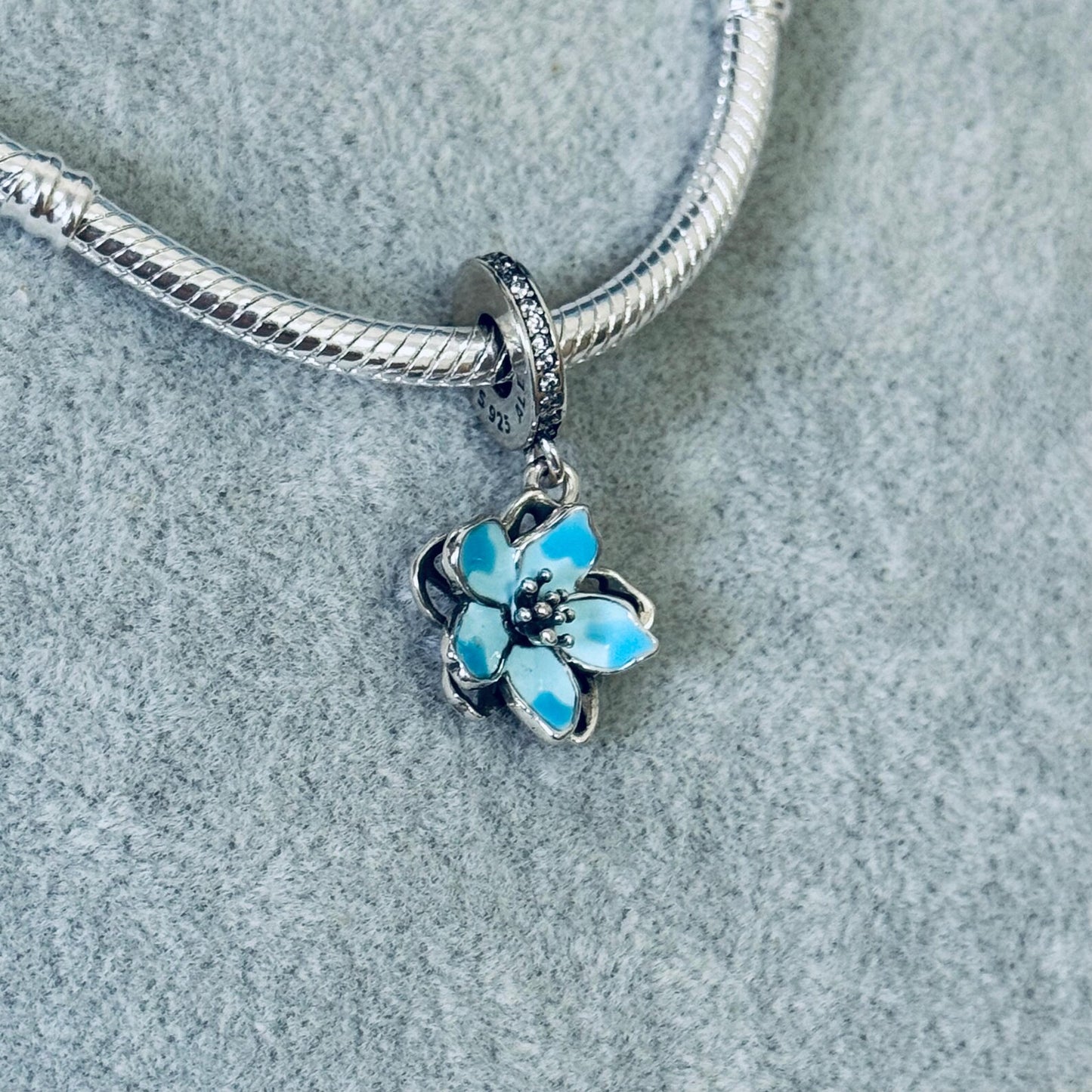 Flower Charm Bracelet | Together against Diabetes