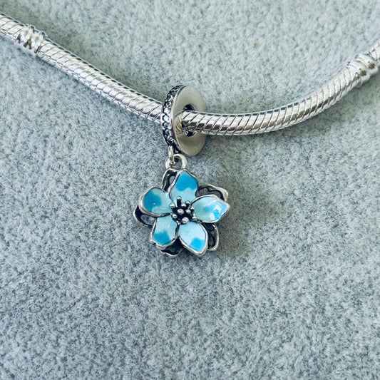 Flower Charm Bracelet | Together against Diabetes