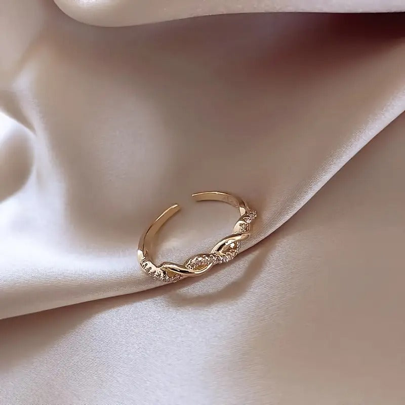 Twisted elegance ring | Together against breast cancer